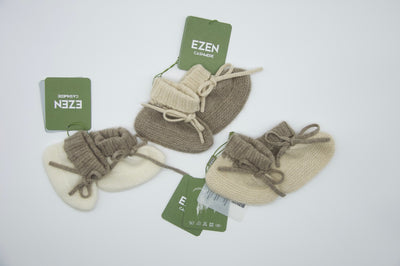 Cashmere booties for babies