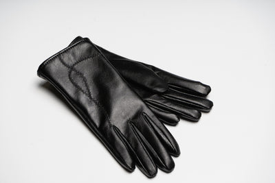 Women's Black leather gloves.