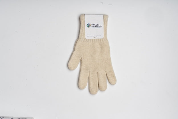 “Natural white Mongolian wool blend gloves with ribbed cuffs, 100% sheep wool for natural warmth and breathable comfort”
