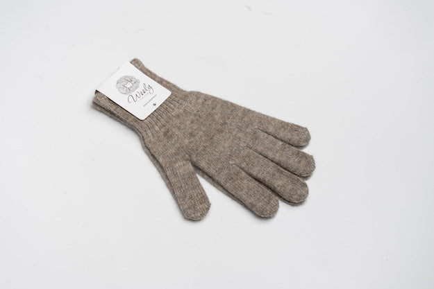 “Natural brown 100% Mongolian sheep wool gloves with soft knit texture, natural warmth and breathable comfort”