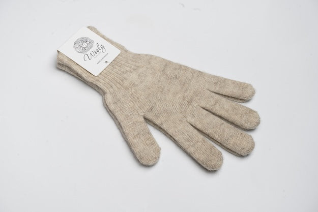 “Beige 100% Mongolian sheep wool gloves with soft knit texture, natural warmth and breathable comfort”