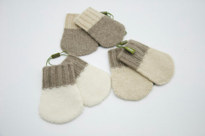 Cashmere mittens for babies
