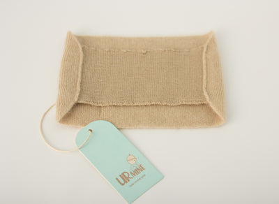 “Beige pure Mongolian cashmere baby bandage, soft and breathable for newborn warmth and comfort”