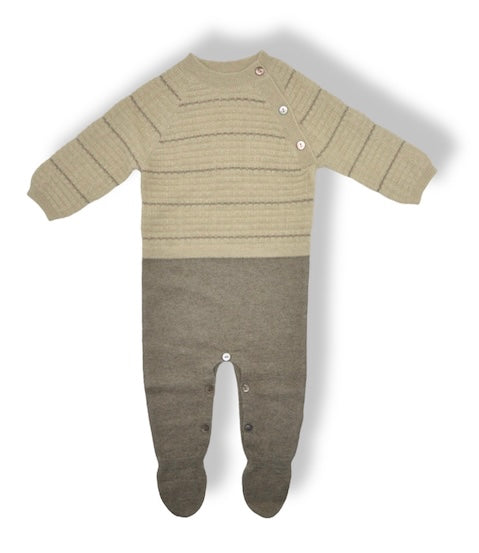 “Two-tone Mongolian cashmere baby jumpsuit with side buttons and soft knit texture, warm and hypoallergenic”